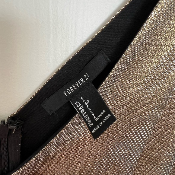 Metallic party dress with V-neck - Picture 4 of 4